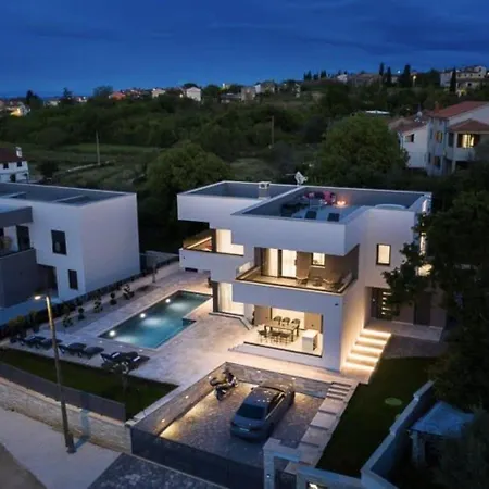 Villa Nalani In For 6 People With Private Pool & Sauna